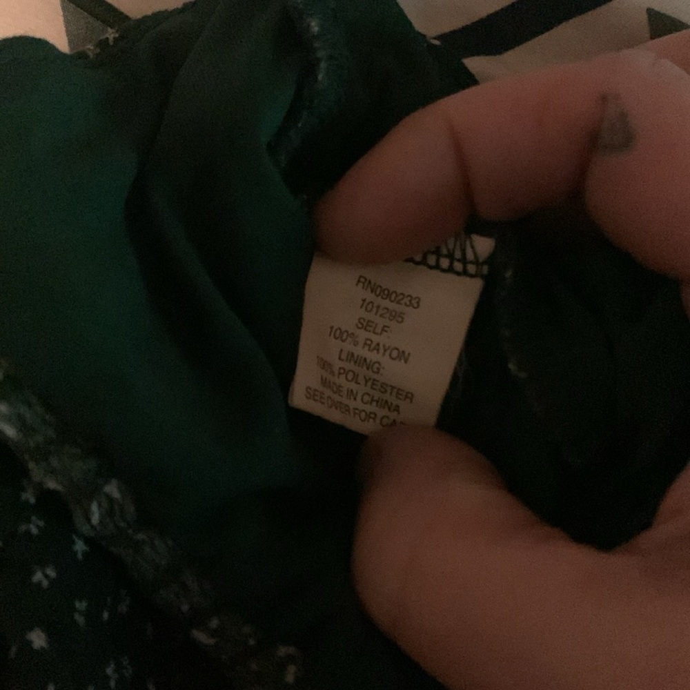Small L.A. Hearts Forrest Green floral crop top elastic spaghetti straps - Picture 4 of 4